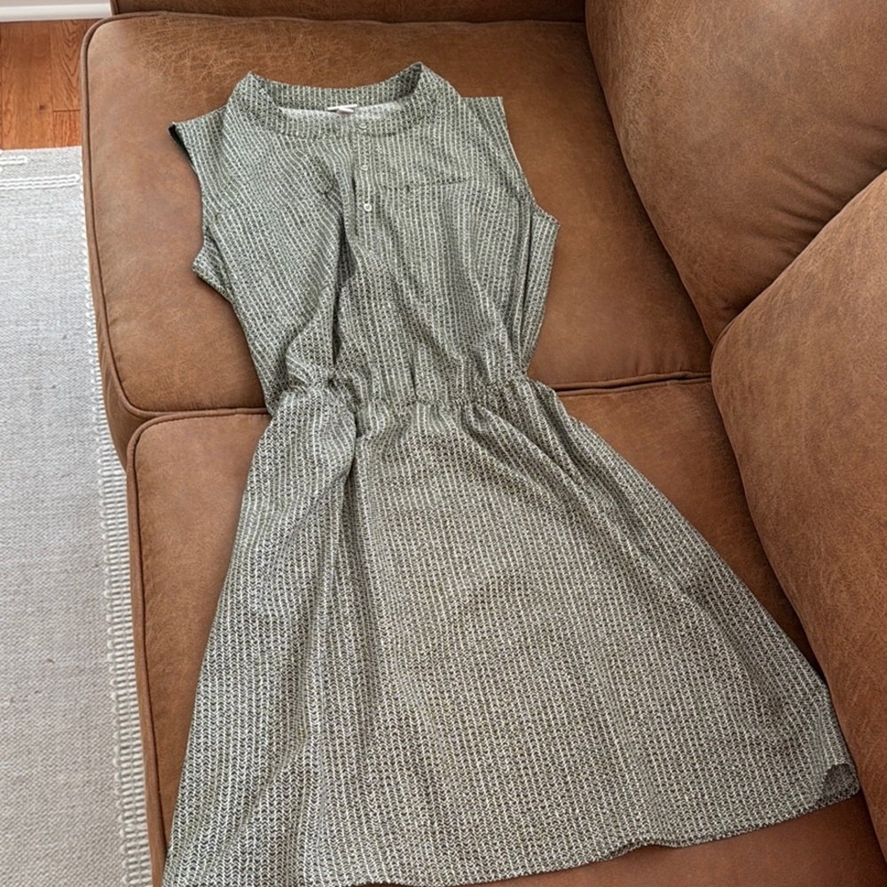 Elegant army green/cream patterned Sleeveless Dress